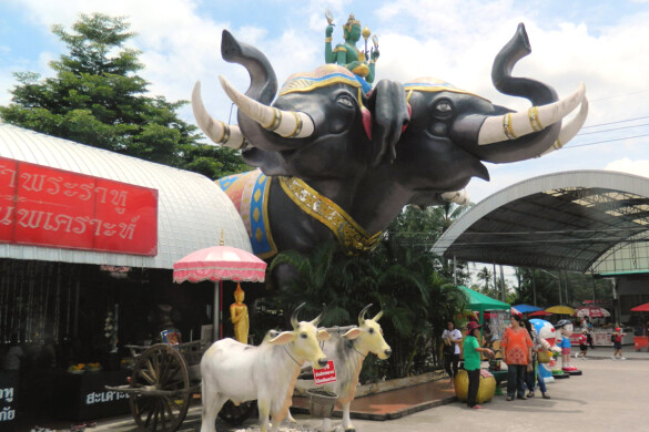 Parichat & Ich - 2016 Chachoengsao - Wat Saman Rattanaram 09