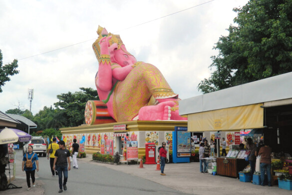 Parichat & Ich - 2016 Chachoengsao - Wat Saman Rattanaram 15