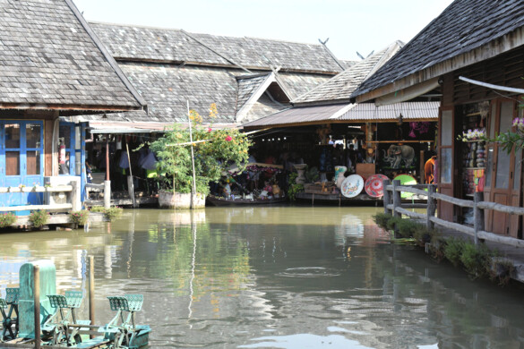 Parichat & Ich - 2017_Floating Market Pattaya 16