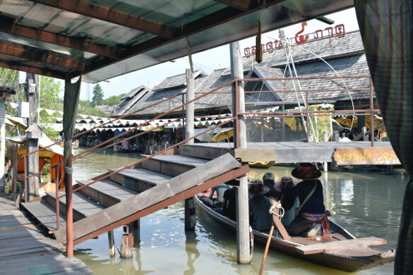 Parichat & Ich - 2017_Floating Market Pattaya 18