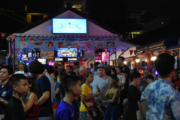 Parichat und Ich - 2018_Pattaya Feuerwerk 18