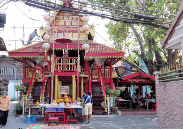 Parichat und Ich - 2018 Chonburi Shrine of the City God 01