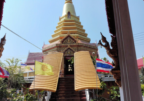 Parichat und Ich - 2019 Wat Luang Pho Yi-Sattahip 09