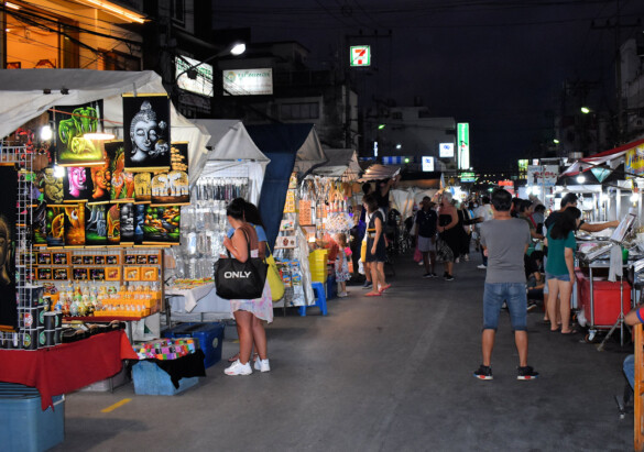 Parichat und Ich - 2020-Hua Hin Night Market 01