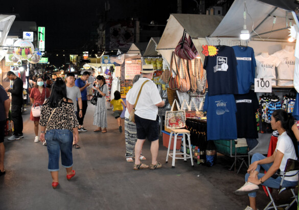 Parichat und Ich - 2020-Hua Hin Night Market 11