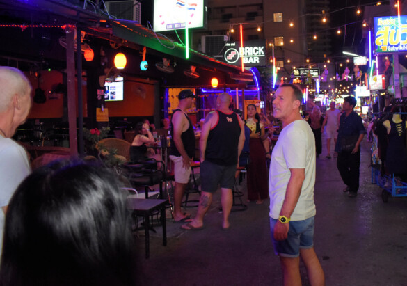 Parichat und Ich - 2020-Hua Hin Walking Street 03