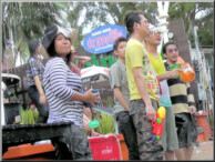 Parichat & Ich: 2011 Songkran Pattaya, Beachroad 03