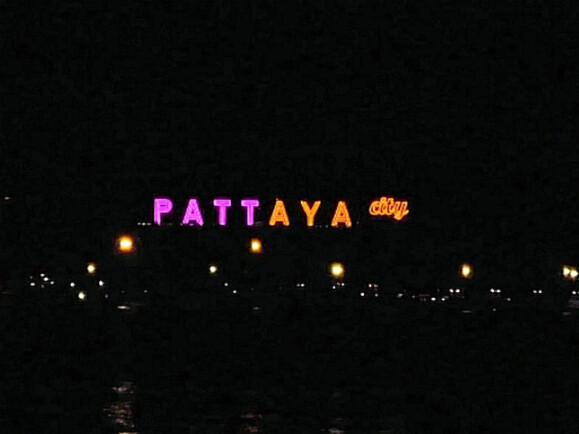 Parichat & Ich: 2012 Loi Krathong, Pattaya Beachroad 09