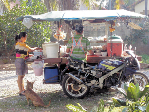 Parichat & Ich: 2013 Bungalow Naklua Soi Pothisan 13