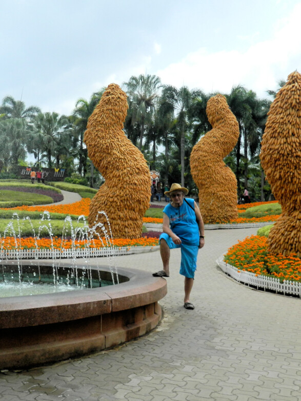 Parichat & Ich: 2014 Nong Nooch Tropical Garden 01