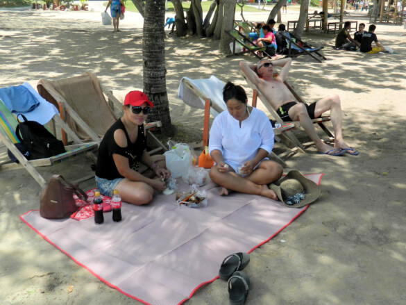 Parichat & Ich: 2014 Sai Kaew [Navy] Beach 15