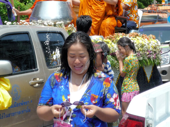 Parichat & Ich: 2014 Songkran an der Beachroad 05