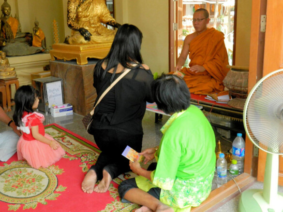 Parichat & Ich: 2014 Wat Khao Bunmeedararam 10