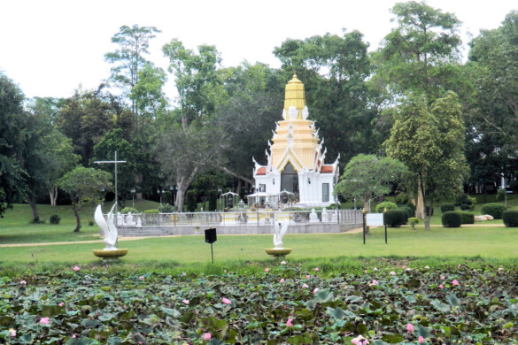 Parichat & Ich - 2015 Wat Yansangwararam 17